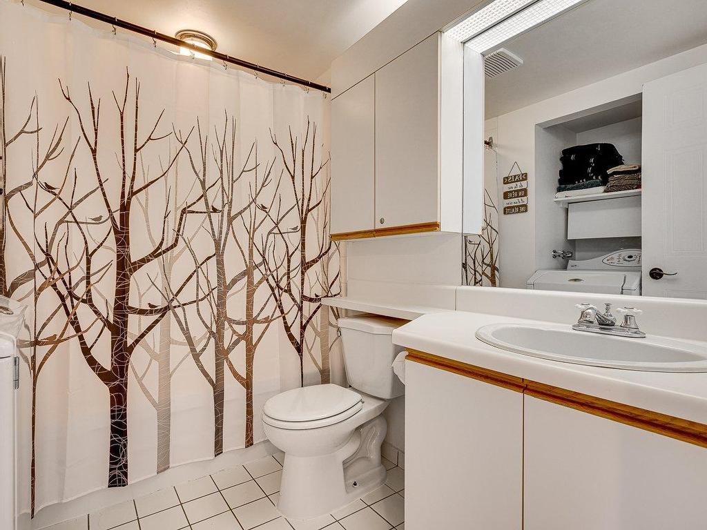 









823


Ch. des Éperviers

,
Piedmont,




QC
J0R1R3

