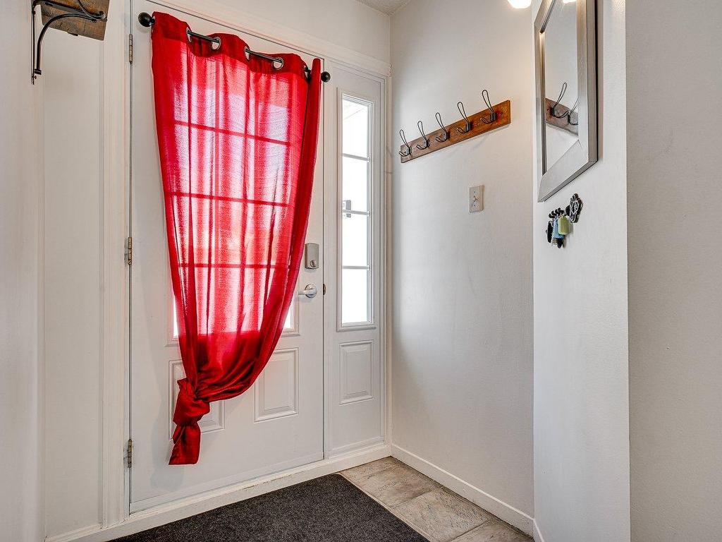 









823


Ch. des Éperviers

,
Piedmont,




QC
J0R1R3

