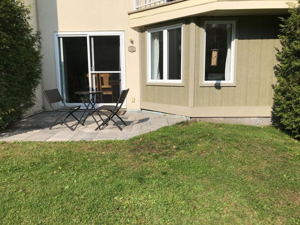 









823


Ch. des Éperviers

,
Piedmont,




QC
J0R1R3

