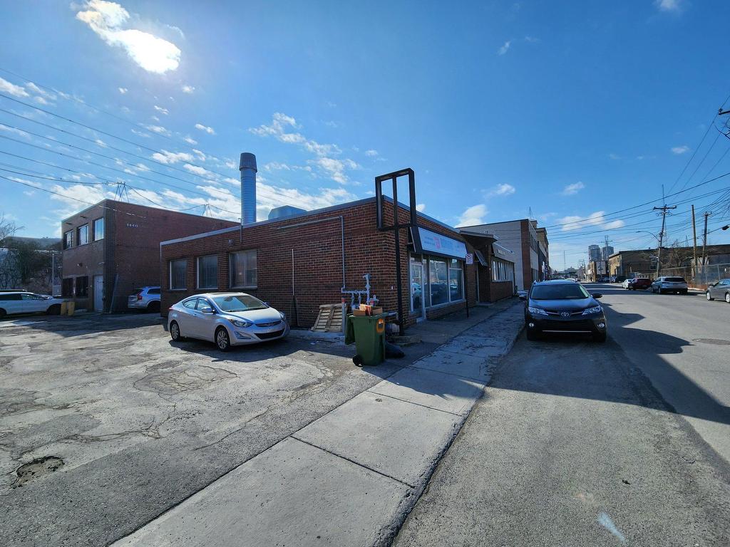 









330

 - 336


Rue de Port-Royal O.

,
Montréal (Ahuntsic-Cartierville),




QC
H3L2B8

