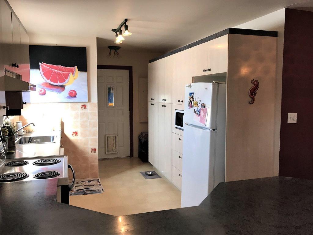 









7Z


Rue Principale O.

,
Sainte-Agathe-des-Monts,




QC
J8C1A4

