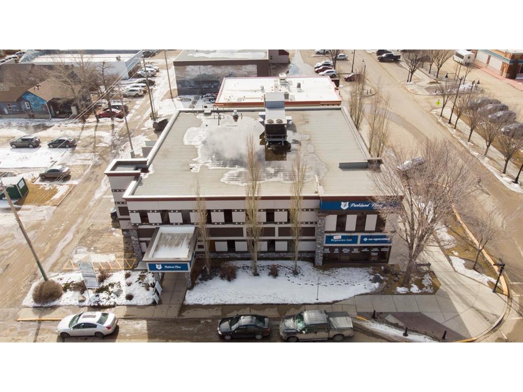 









5033


52

Street,
Lacombe,




AB
T4L 2A6

