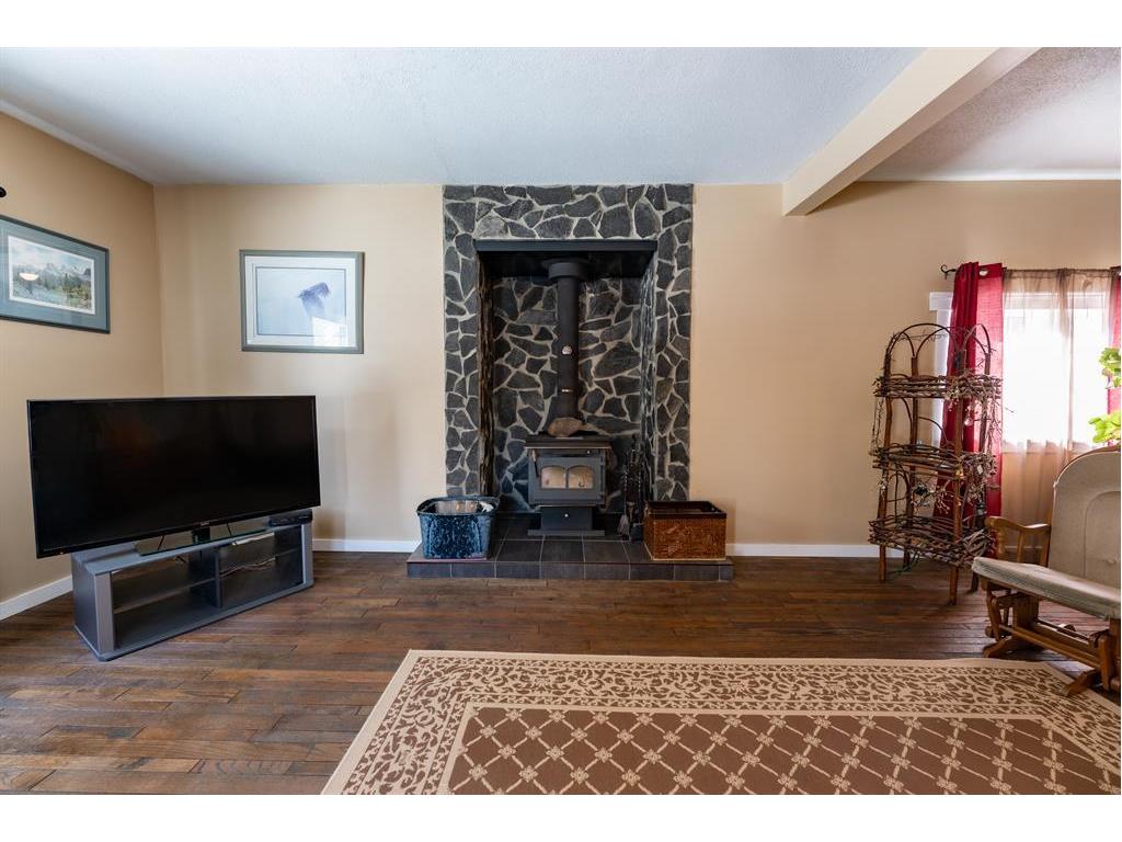 









174


Eaton

Drive,
Hinton,




AB
T7V 1H8

