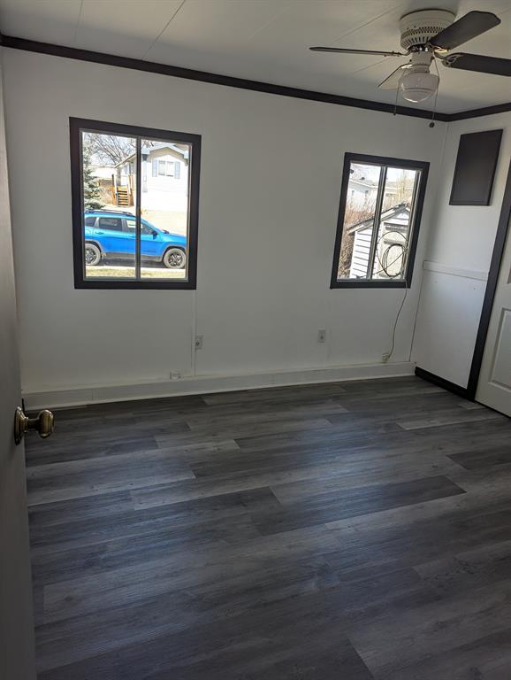 









4825


Miners

Road,
Coalhurst,




AB
T0L 0V0

