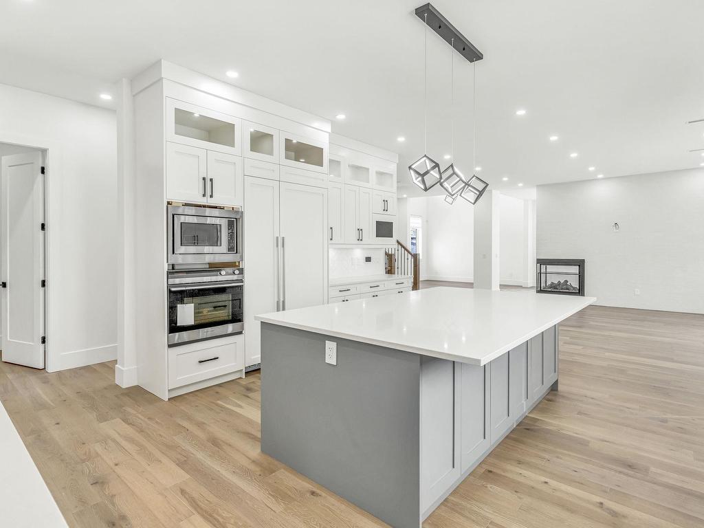 












20563 71 AVENUE

,
Surrey,




BC
V4A 4N6

