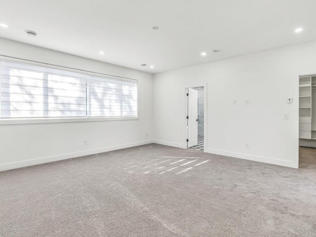 












20563 71 AVENUE

,
Surrey,




BC
V4A 4N6

