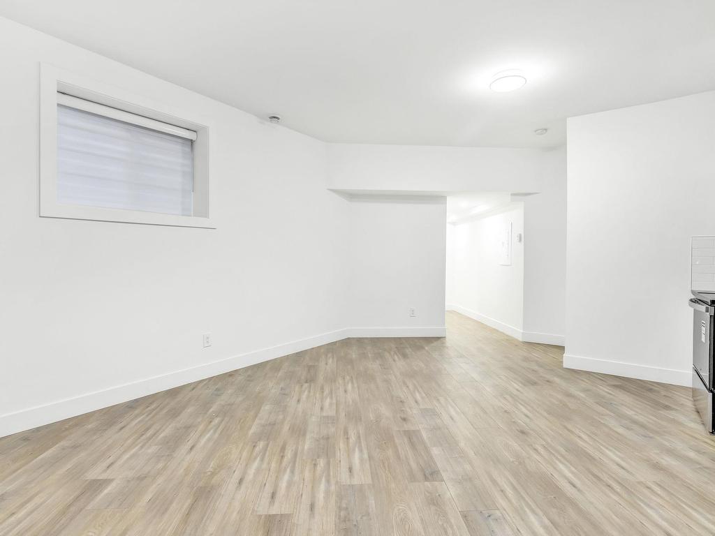 












20563 71 AVENUE

,
Surrey,




BC
V4A 4N6

