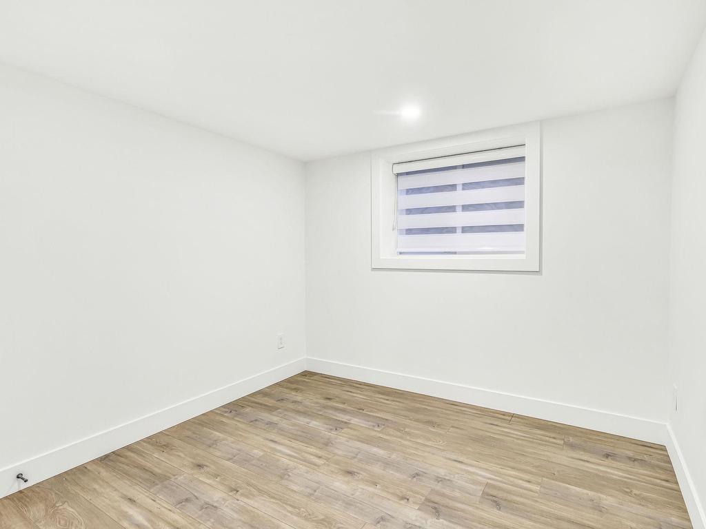 












20563 71 AVENUE

,
Surrey,




BC
V4A 4N6

