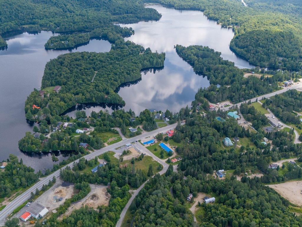 









275


Route 117

,
Lac-Saguay,




QC
J0W1L0


