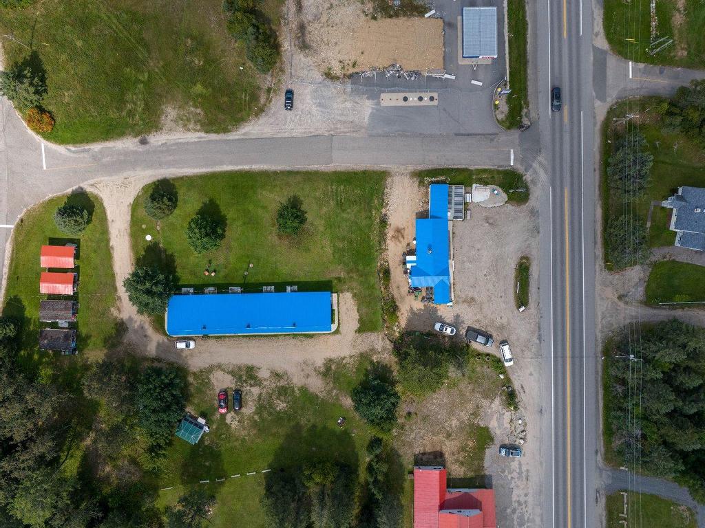 









275


Route 117

,
Lac-Saguay,




QC
J0W1L0

