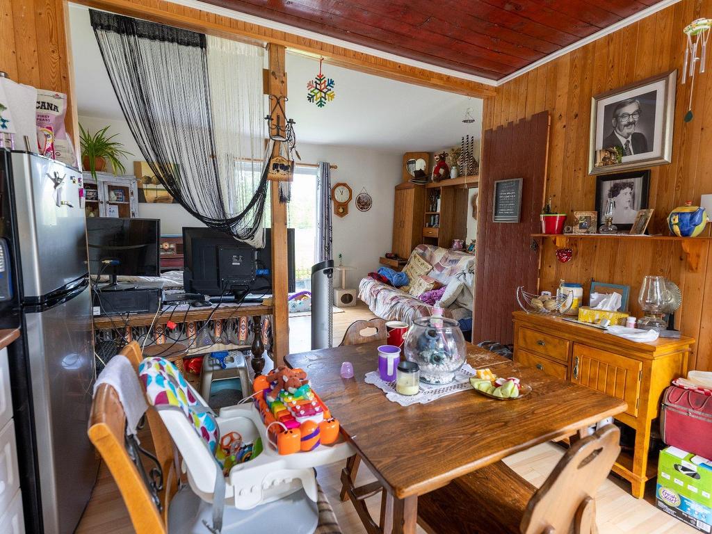 









275


Route 117

,
Lac-Saguay,




QC
J0W1L0

