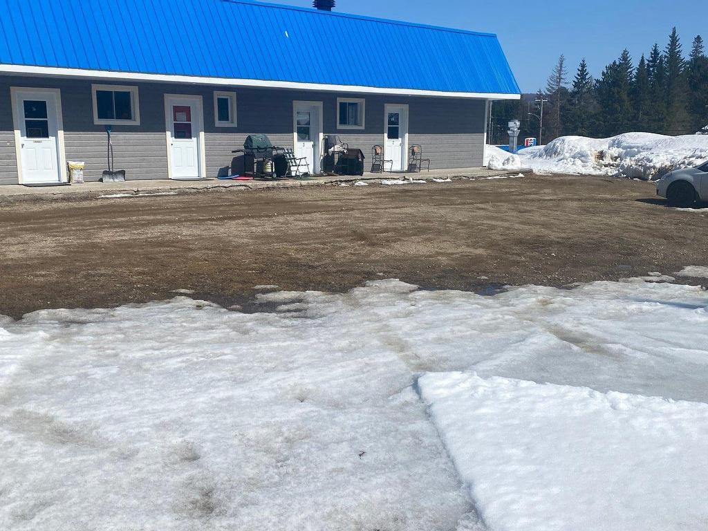 









275


Route 117

,
Lac-Saguay,




QC
J0W1L0

