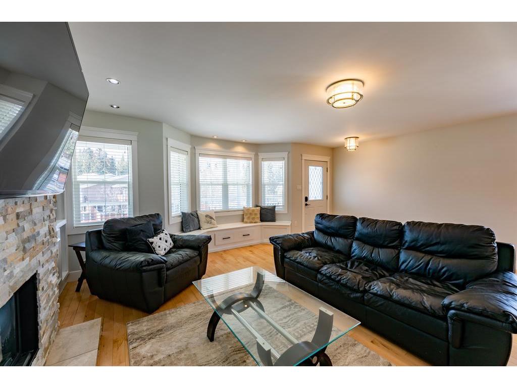 









3083


Bradwell

Street,
Hinton,




AB
T7V 1S6

