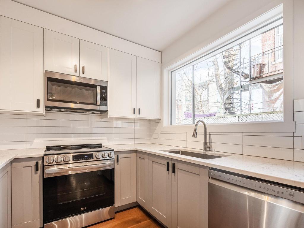 









6759


Rue St-Dominique

,
Montréal (Rosemont/La Petite-Patrie),




QC
H2S3B1

