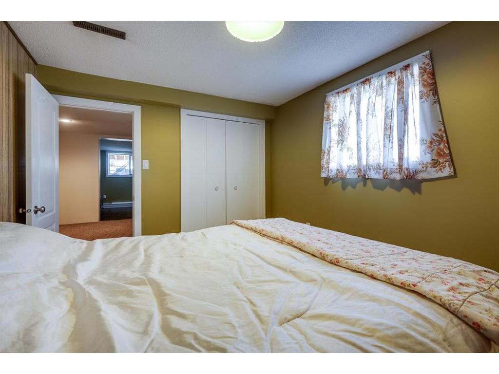 









4301


39

Avenue,
Ponoka,




AB
T4J 1A7

