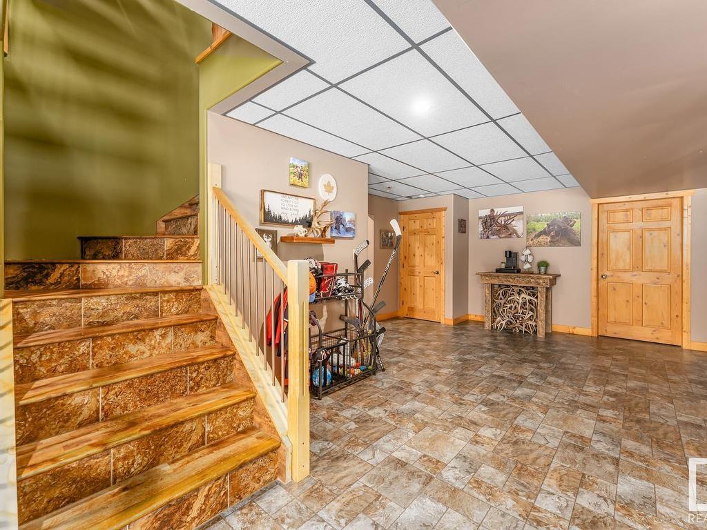 












11042 Twp Rd 632 E

,
Rural Lac La Biche County,




AB
T0A 2Z0

