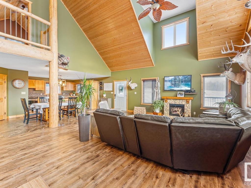 












11042 Twp Rd 632 E

,
Rural Lac La Biche County,




AB
T0A 2Z0

