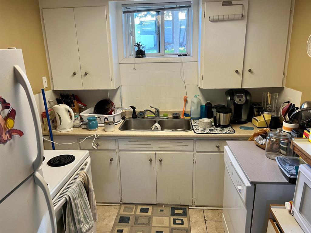 









1030


27 Street

 South,
Lethbridge,




AB
T1K 0G7

