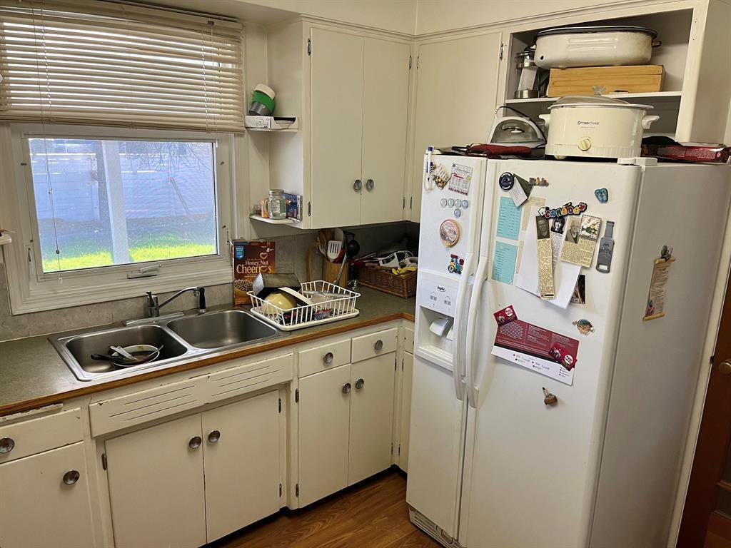 









1030


27 Street

 South,
Lethbridge,




AB
T1K 0G7

