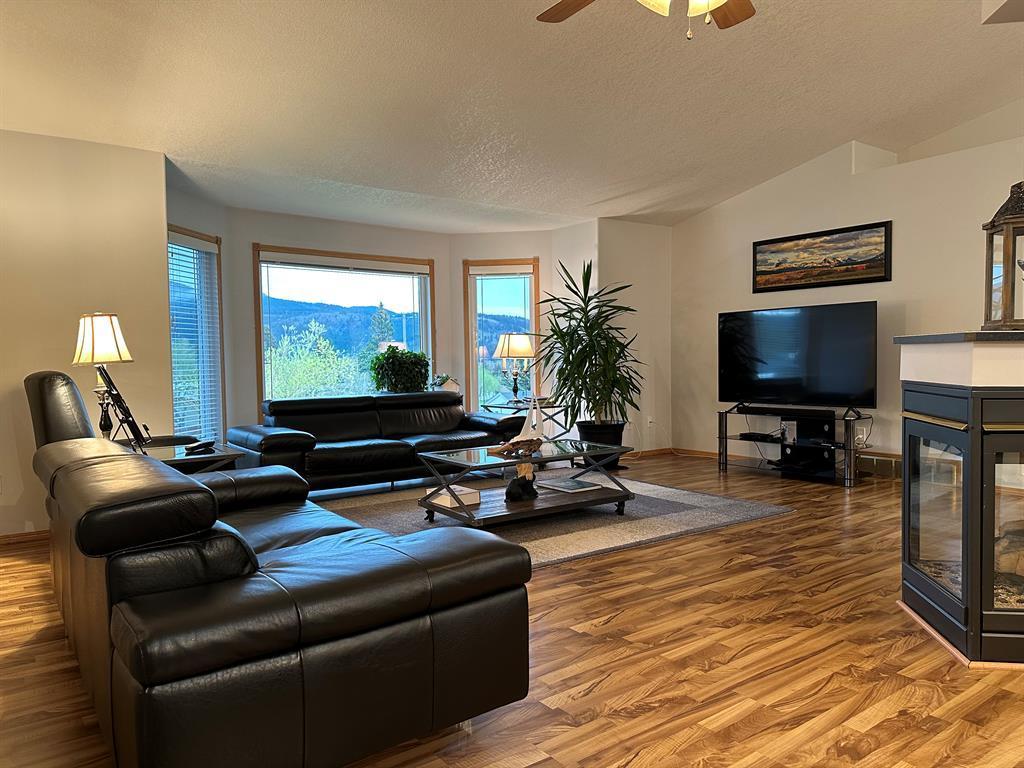 









617


230

Street,
Hillcrest,




AB
T0K 1C0

