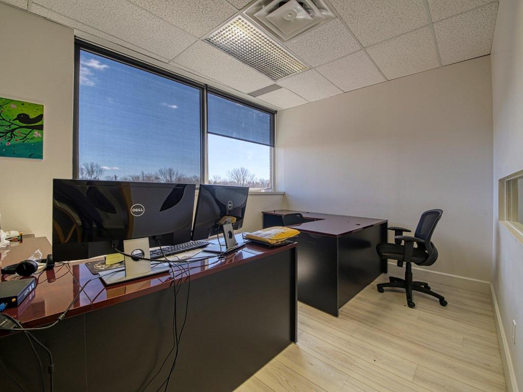 









365


Rue St-Jean

, 102,
Longueuil (Le Vieux-Longueuil),




QC
J4H2X7

