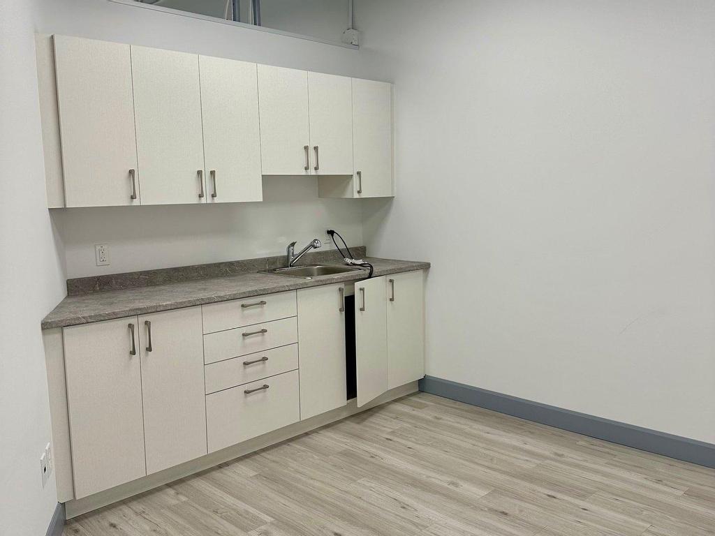 









49


Rue Émilien-Marcoux

, 200,
Blainville,




QC
J7J0B4

