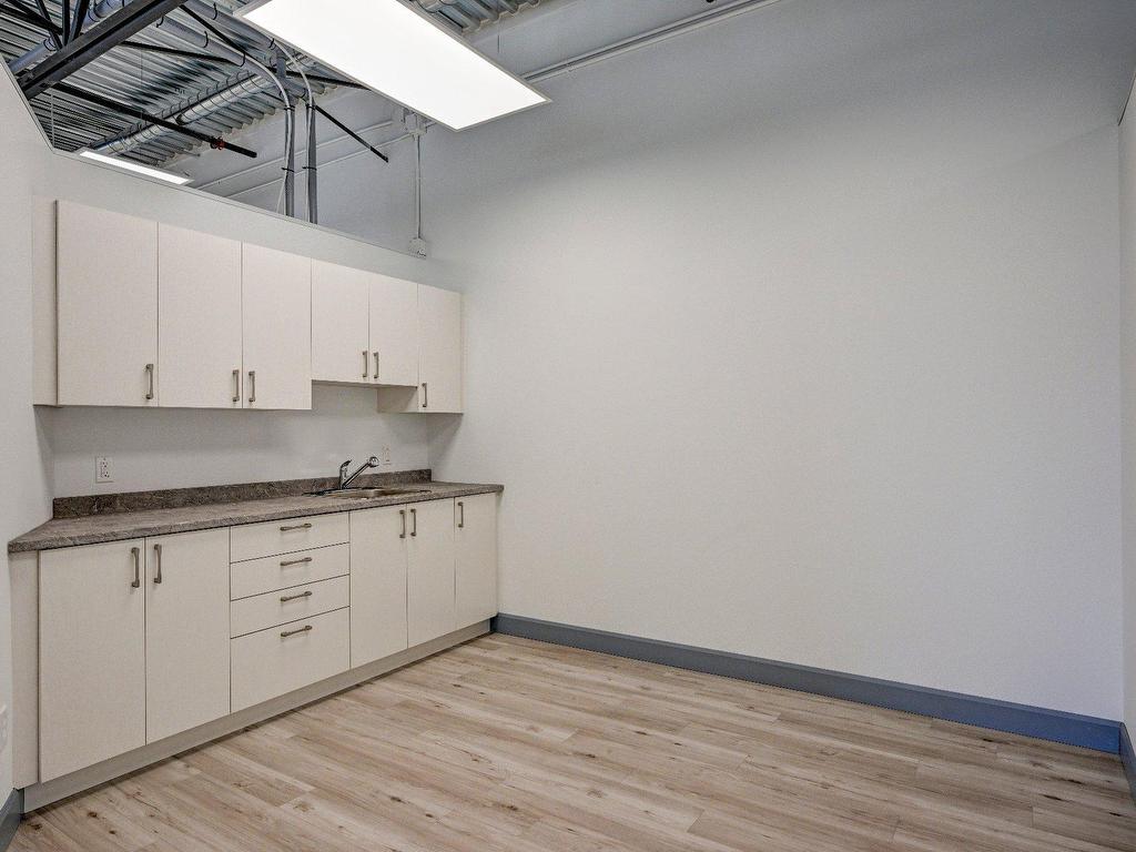 









49


Rue Émilien-Marcoux

, 200,
Blainville,




QC
J7J0B4

