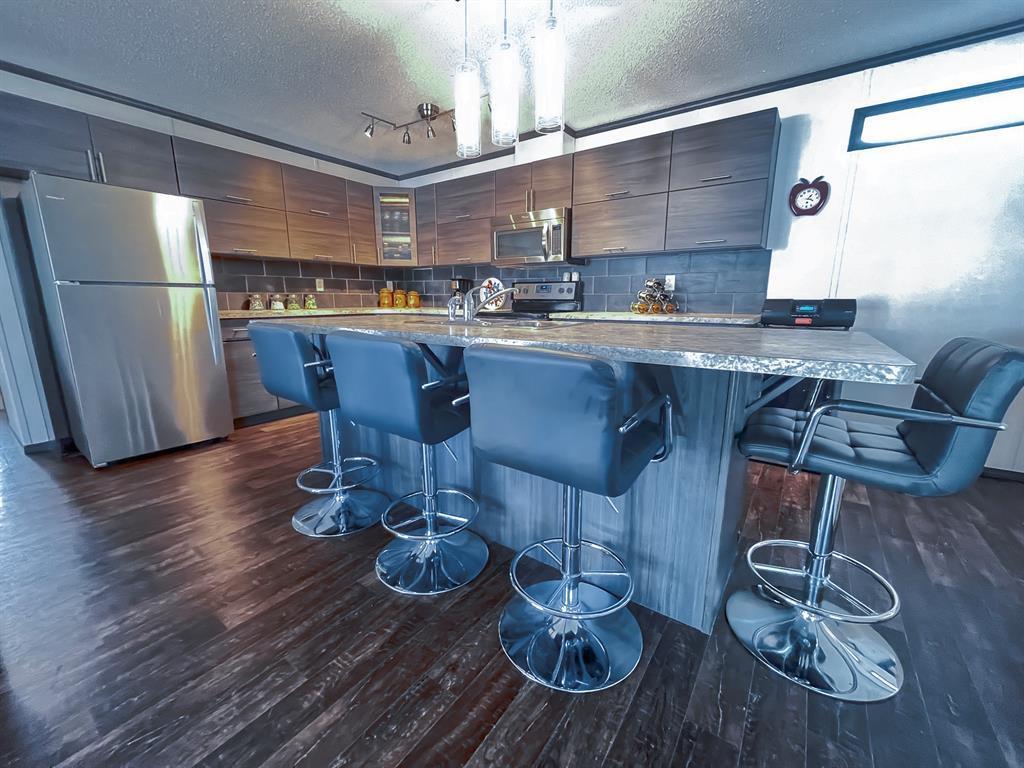 









5025


Applewood

Road,
Coaldale,




AB
T1M 0C6


