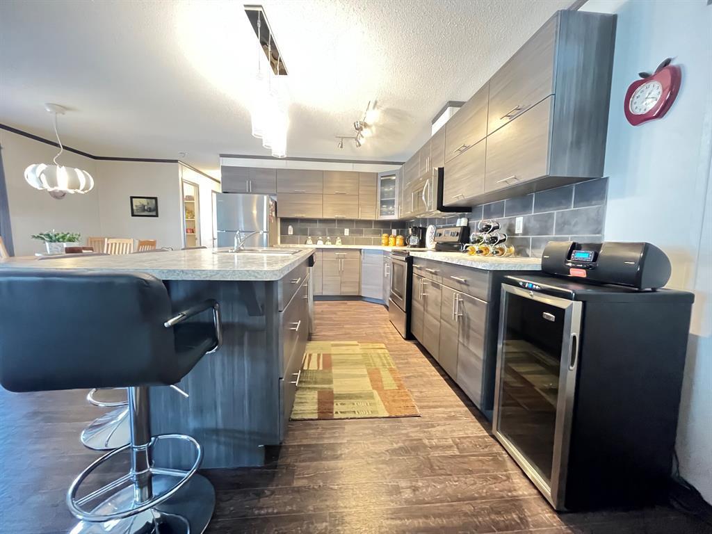 









5025


Applewood

Road,
Coaldale,




AB
T1M 0C6

