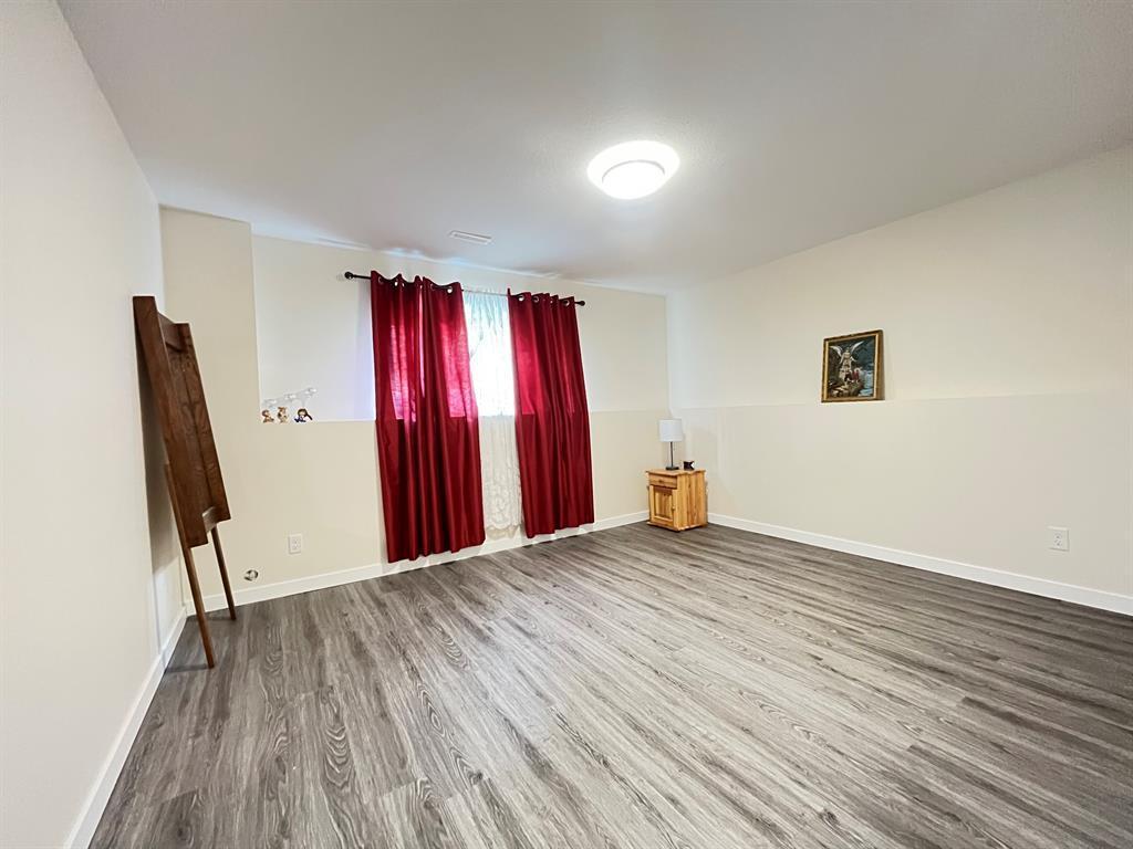 









325


Red Crow

Boulevard West,
Lethbridge,




AB
T1K 7J7

