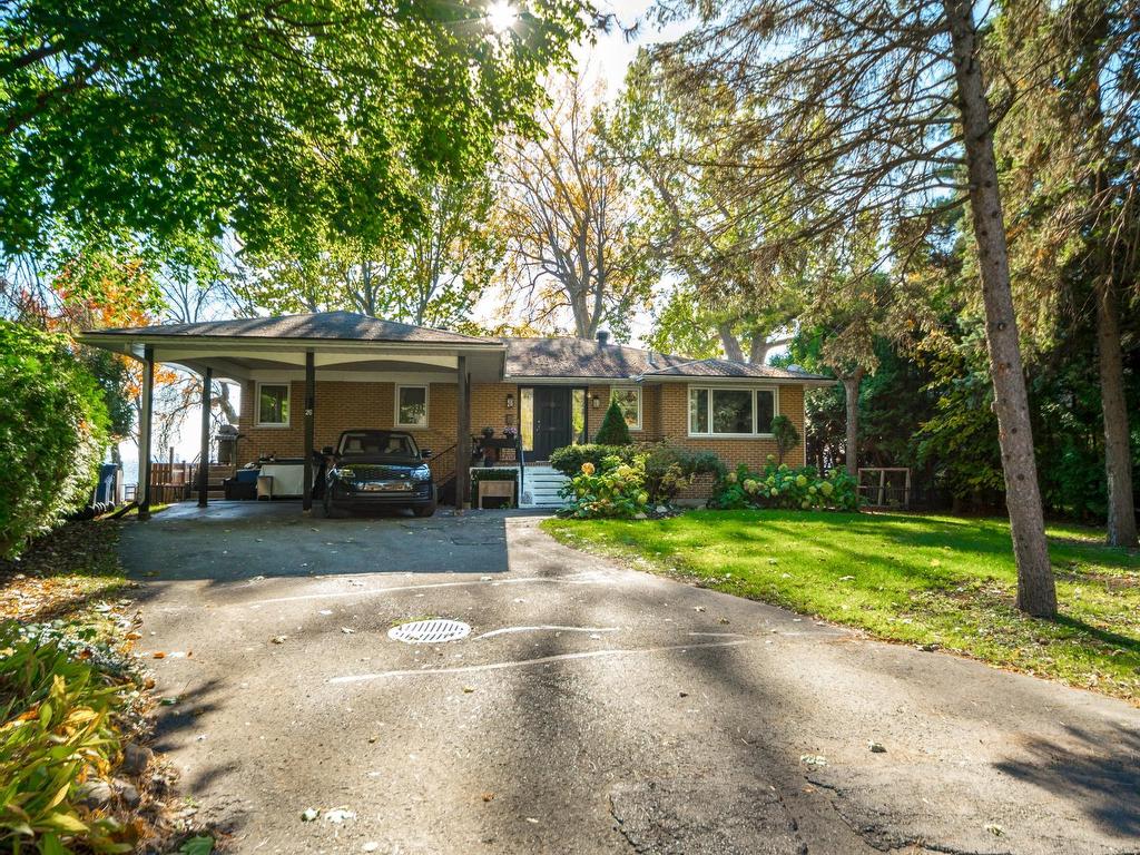 









26


Cours Manresa

,
Beaconsfield,




QC
H9W5H6

