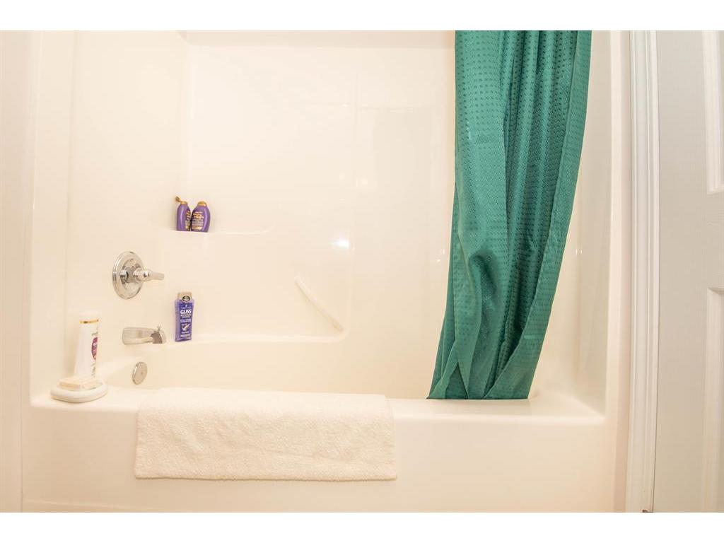 









27


Regal

Close,
Lacombe,




AB
T4L 2H5

