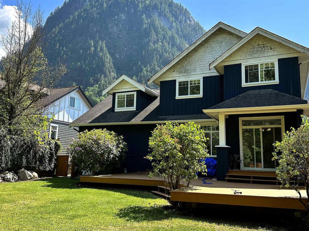 












38636 CHERRY DRIVE

,
Squamish,




BC
V8B 0W1

