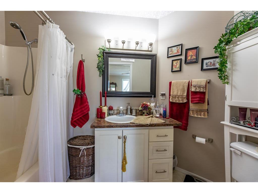 









200


Mackay

Crescent,
Hinton,




AB
T7V 2C8

