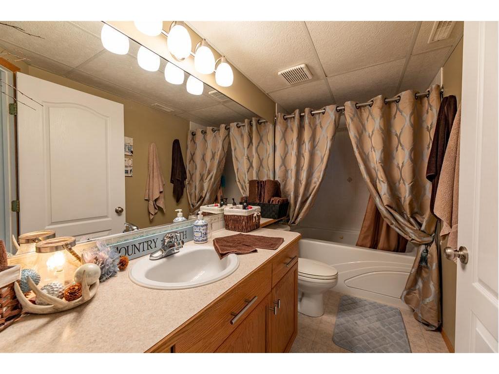 









200


Mackay

Crescent,
Hinton,




AB
T7V 2C8


