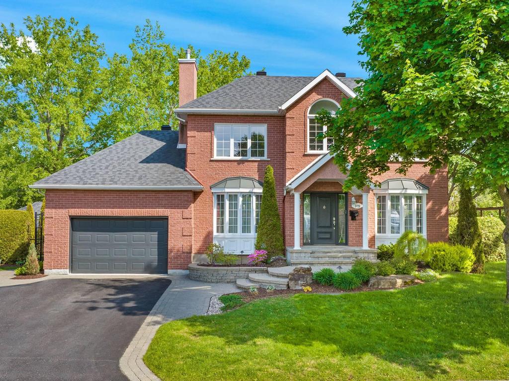 









328


Rue Kéroack

,
Saint-Bruno-de-Montarville,




QC
J3V5S1

