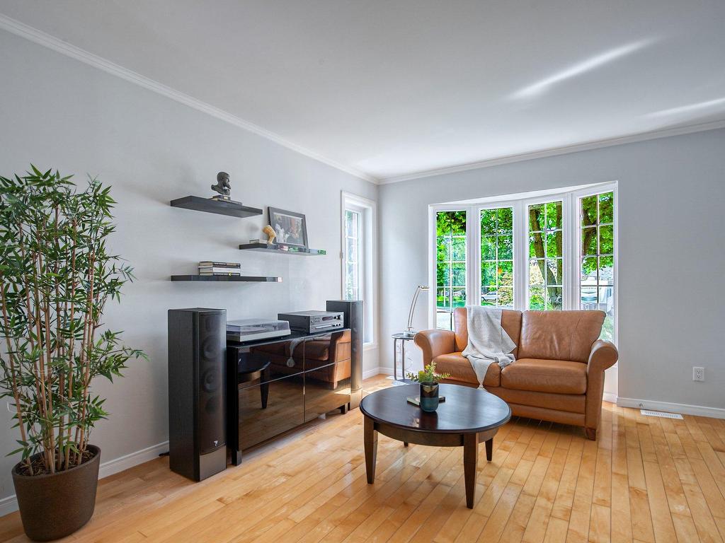 









328


Rue Kéroack

,
Saint-Bruno-de-Montarville,




QC
J3V5S1

