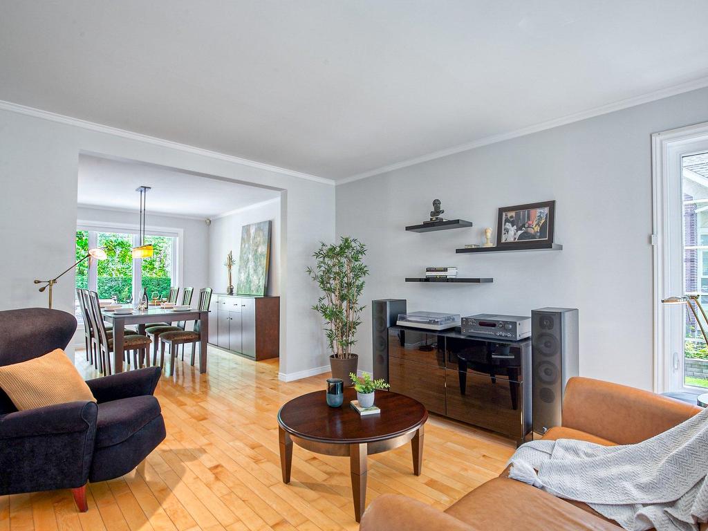 









328


Rue Kéroack

,
Saint-Bruno-de-Montarville,




QC
J3V5S1

