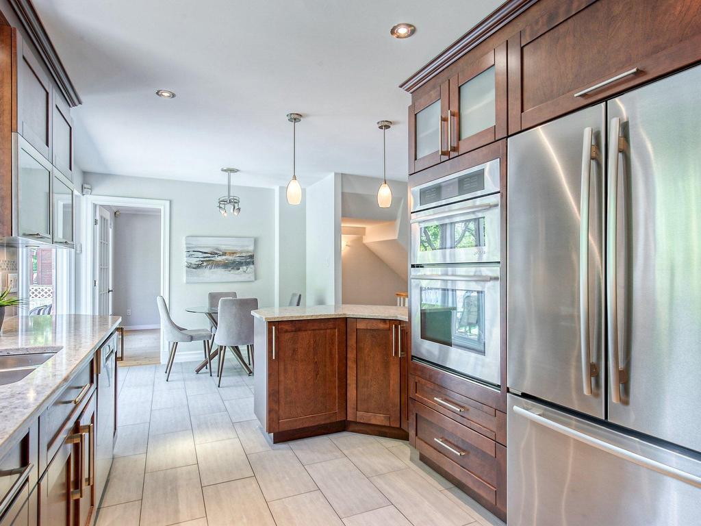 









328


Rue Kéroack

,
Saint-Bruno-de-Montarville,




QC
J3V5S1

