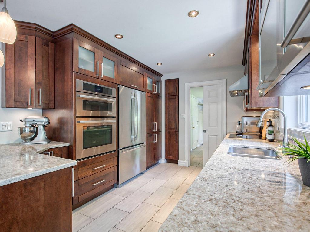









328


Rue Kéroack

,
Saint-Bruno-de-Montarville,




QC
J3V5S1

