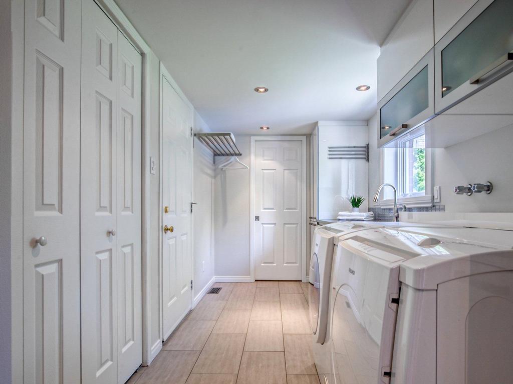 









328


Rue Kéroack

,
Saint-Bruno-de-Montarville,




QC
J3V5S1

