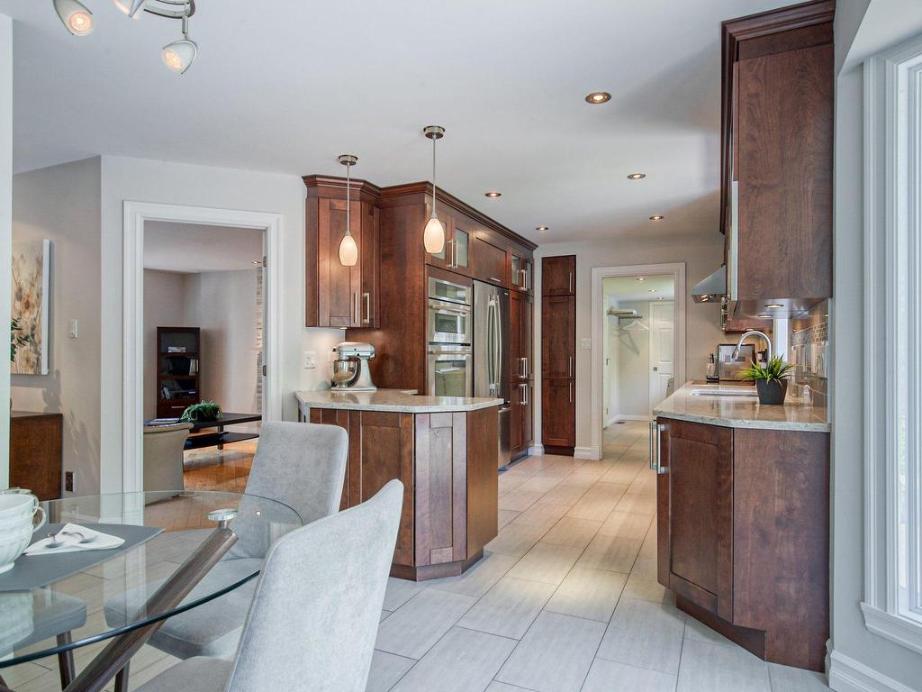 









328


Rue Kéroack

,
Saint-Bruno-de-Montarville,




QC
J3V5S1

