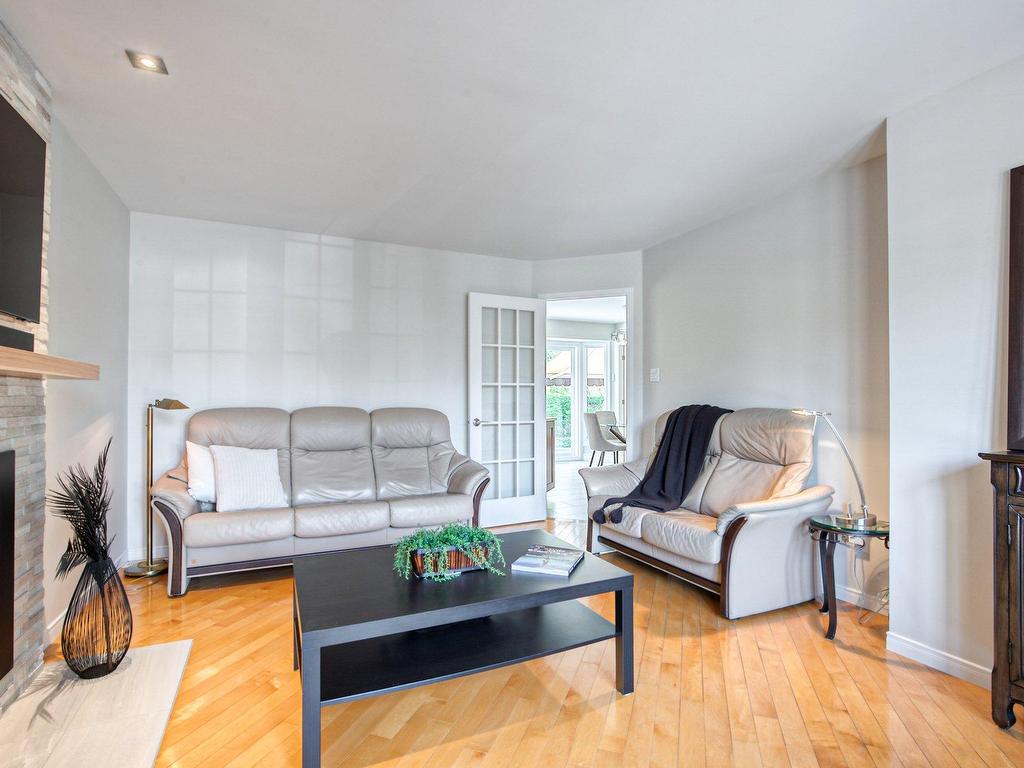 









328


Rue Kéroack

,
Saint-Bruno-de-Montarville,




QC
J3V5S1

