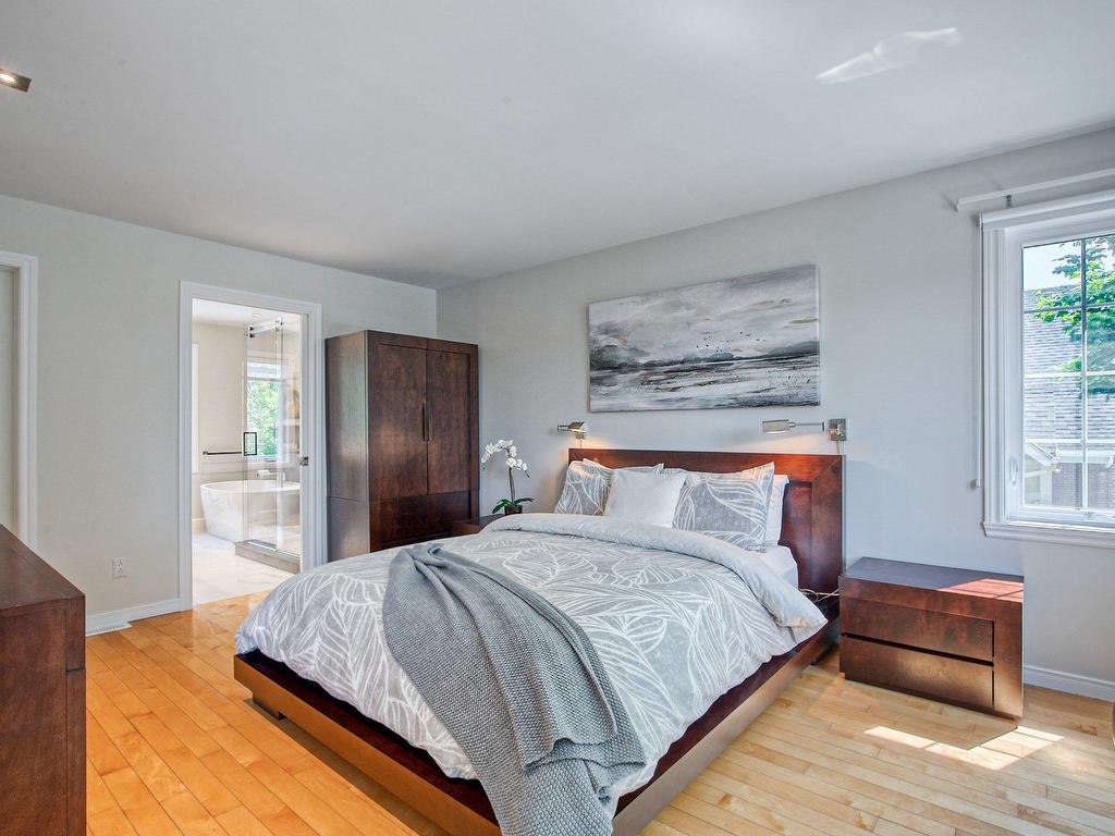 









328


Rue Kéroack

,
Saint-Bruno-de-Montarville,




QC
J3V5S1

