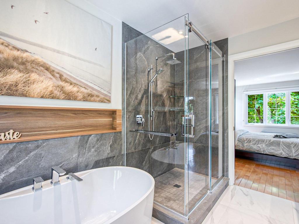 









328


Rue Kéroack

,
Saint-Bruno-de-Montarville,




QC
J3V5S1

