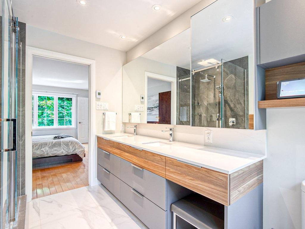 









328


Rue Kéroack

,
Saint-Bruno-de-Montarville,




QC
J3V5S1


