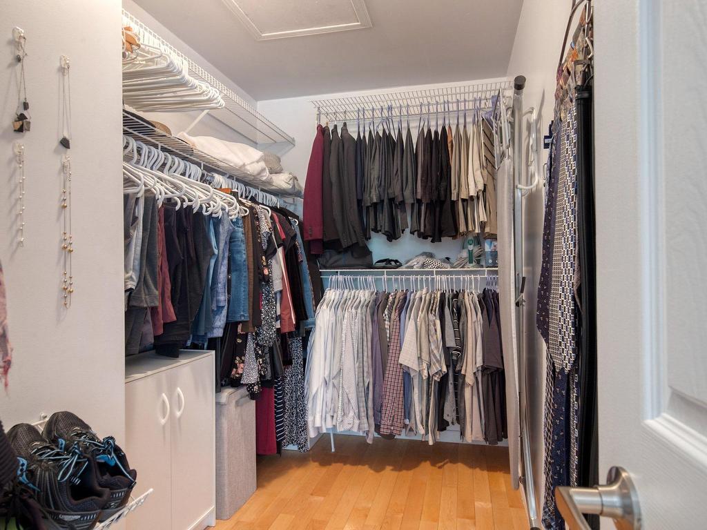 









328


Rue Kéroack

,
Saint-Bruno-de-Montarville,




QC
J3V5S1

