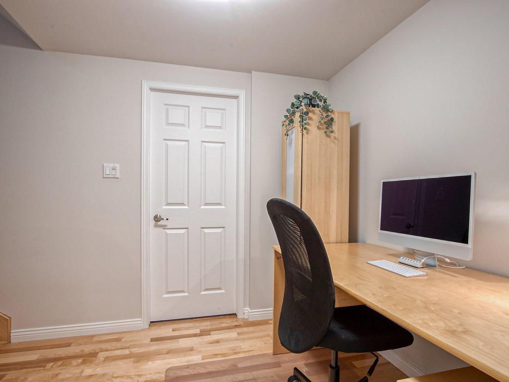









328


Rue Kéroack

,
Saint-Bruno-de-Montarville,




QC
J3V5S1

