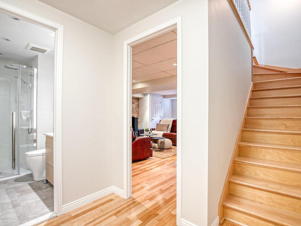 









328


Rue Kéroack

,
Saint-Bruno-de-Montarville,




QC
J3V5S1

