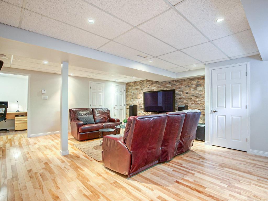 









328


Rue Kéroack

,
Saint-Bruno-de-Montarville,




QC
J3V5S1

